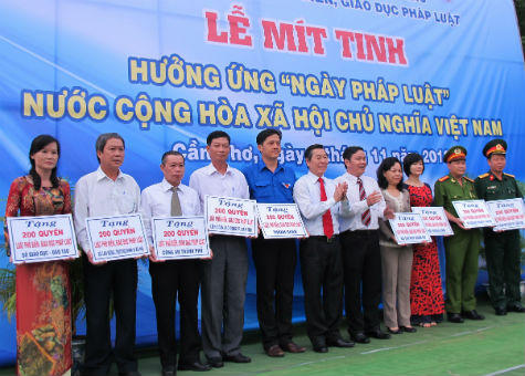 Ngày Pháp luật sống động tại “Tây Đô”